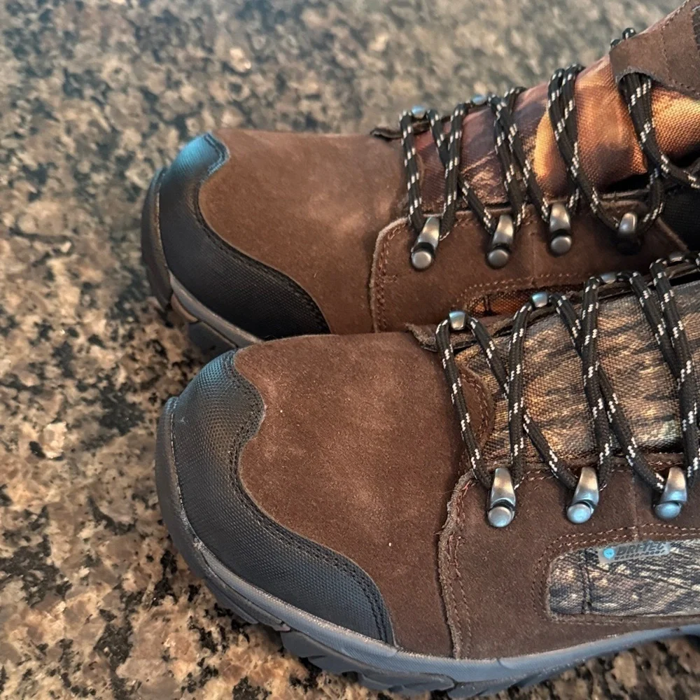 Hi-Tec dr tech waterproof Camouflage and Black Outdoor Boots NWT 9